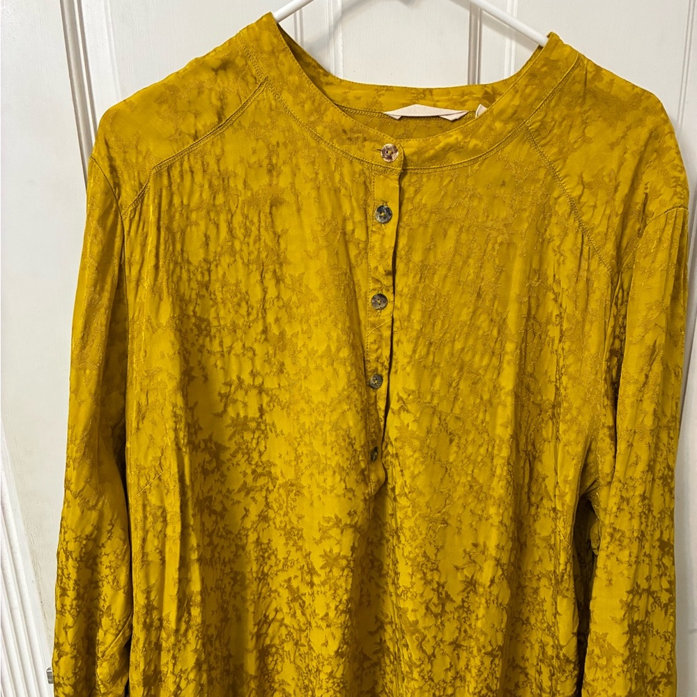 Soft Surroundings Mustard Floral Blouse. textured fabric tag says 3x,runs small